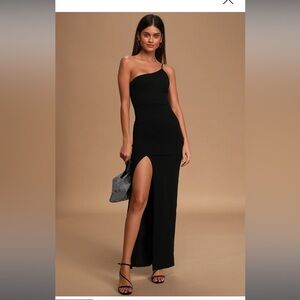 LuLu’s Keeper of My Heart Black One-Shoulder Maxi Dress